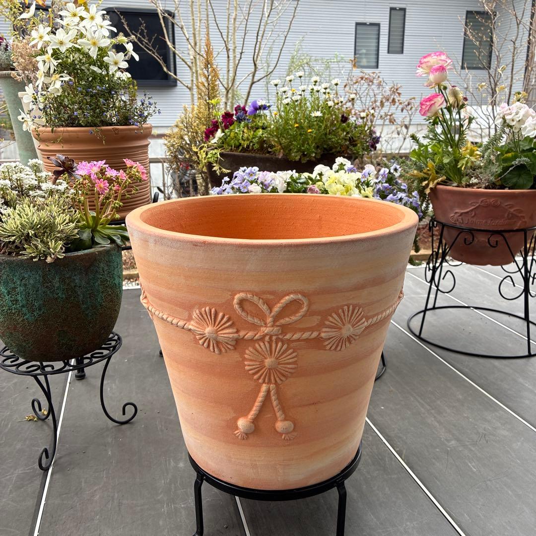 テラコッタ装飾付き 大型12号植木鉢
