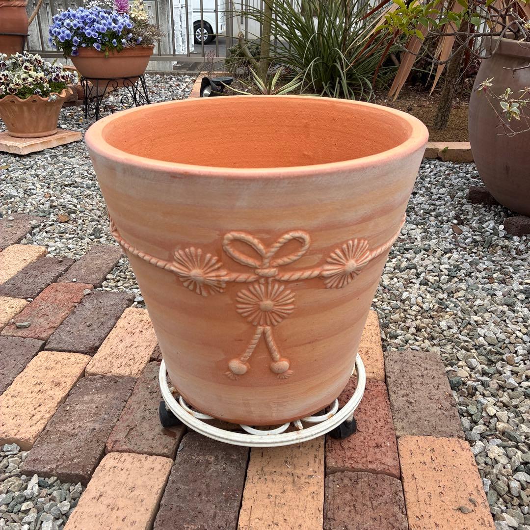 テラコッタ装飾付き 大型12号植木鉢