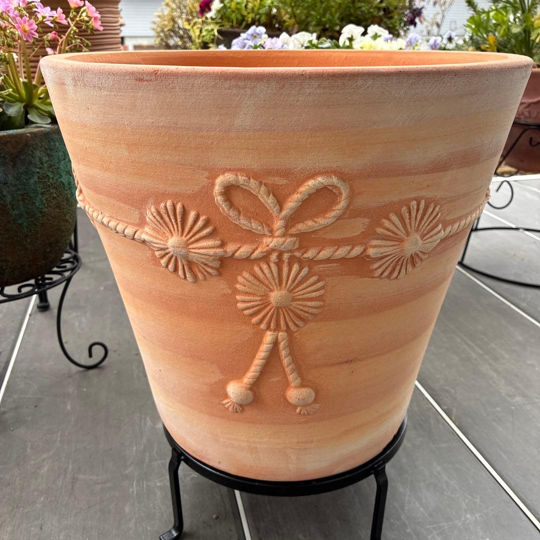 テラコッタ装飾付き 大型12号植木鉢