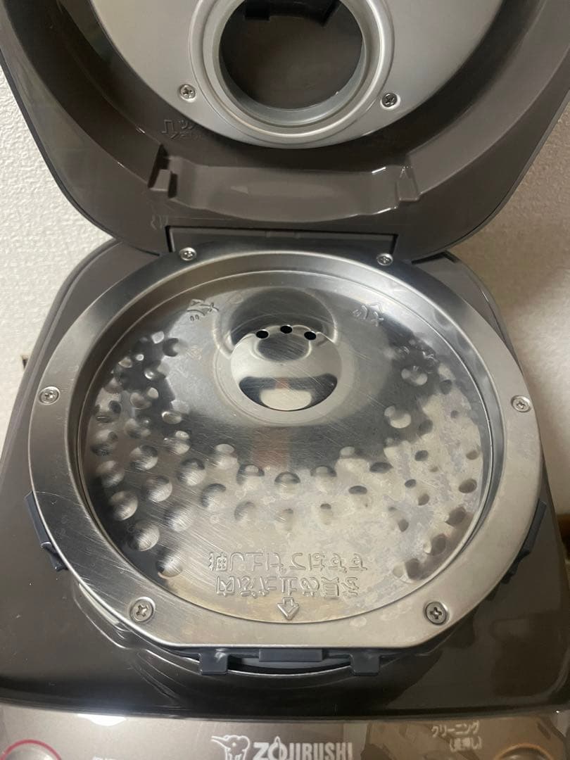 24年製❗象印、IH、豪熱沸騰炊飯器(3合炊き）