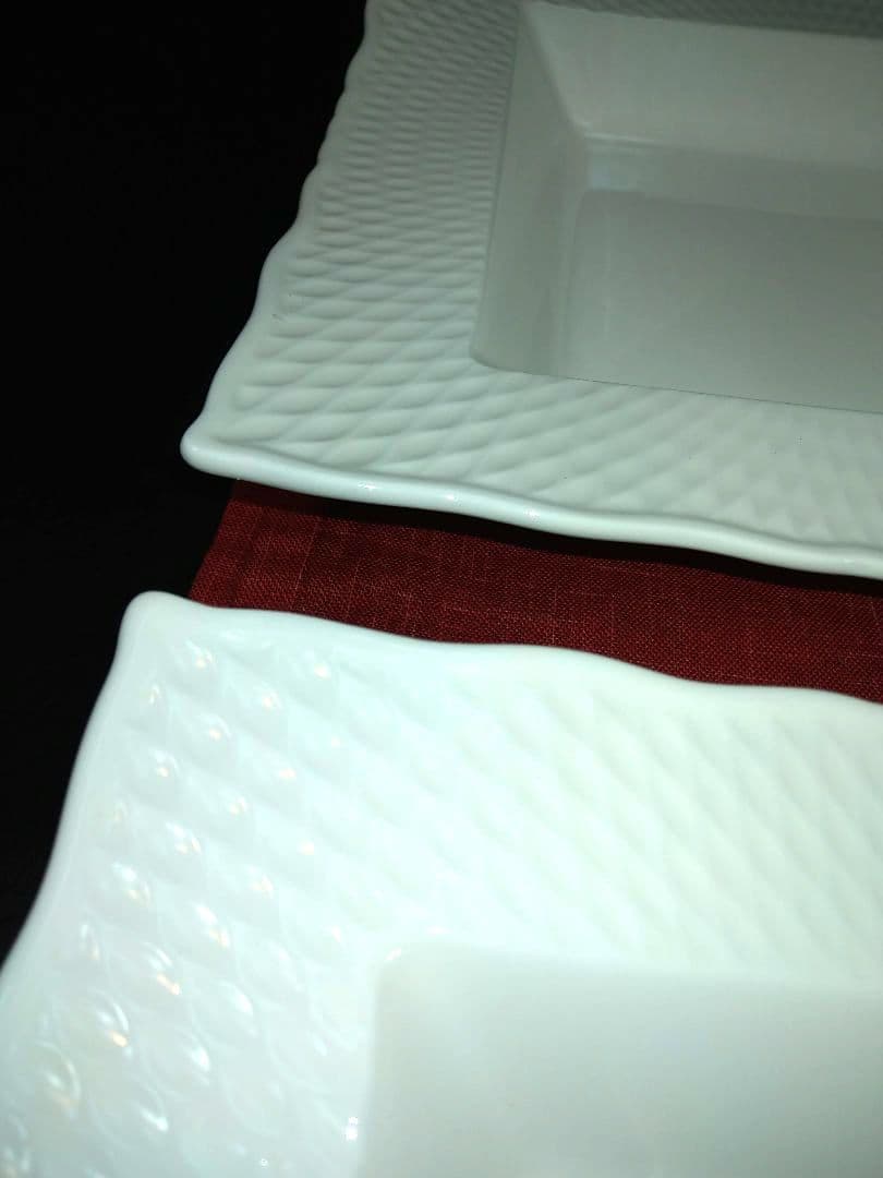 ⬛素敵なディスプレイ演出♥パーティー用♥高級エクセラホワイト網目柄・四角皿⬛４皿