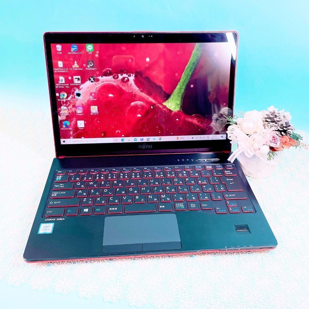 迷ったらコレ‼️タッチパネル✨️小型軽量！赤ノートパソコン快適SSD✨️カメラ付き薄型