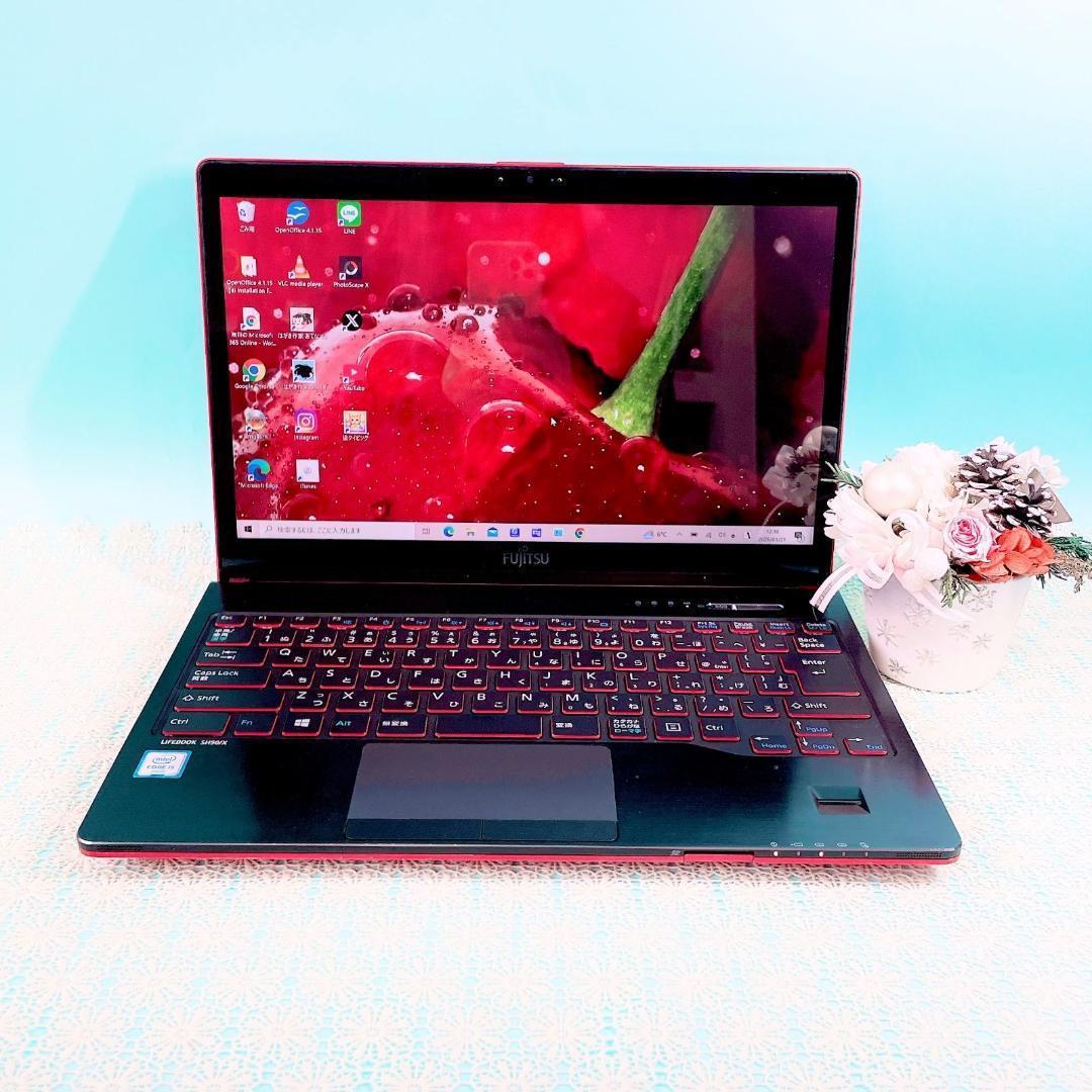 迷ったらコレ‼️タッチパネル✨️小型軽量！赤ノートパソコン快適SSD✨️カメラ付き薄型