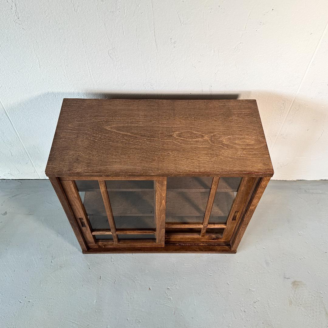 キャビネット　天然木　樺材　オイル仕上げ　ガラス　レトロ　水屋箪笥