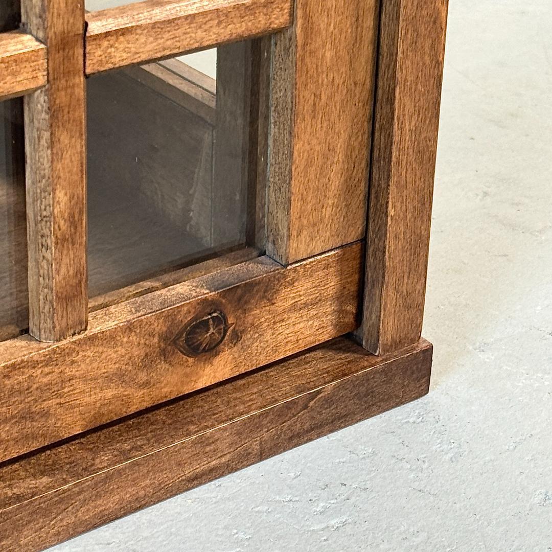 キャビネット　天然木　樺材　オイル仕上げ　ガラス　レトロ　水屋箪笥