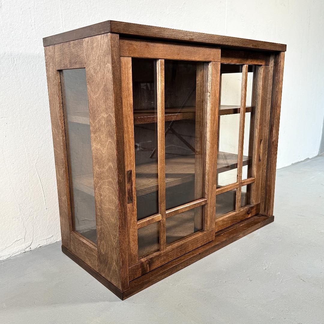キャビネット　天然木　樺材　オイル仕上げ　ガラス　レトロ　水屋箪笥