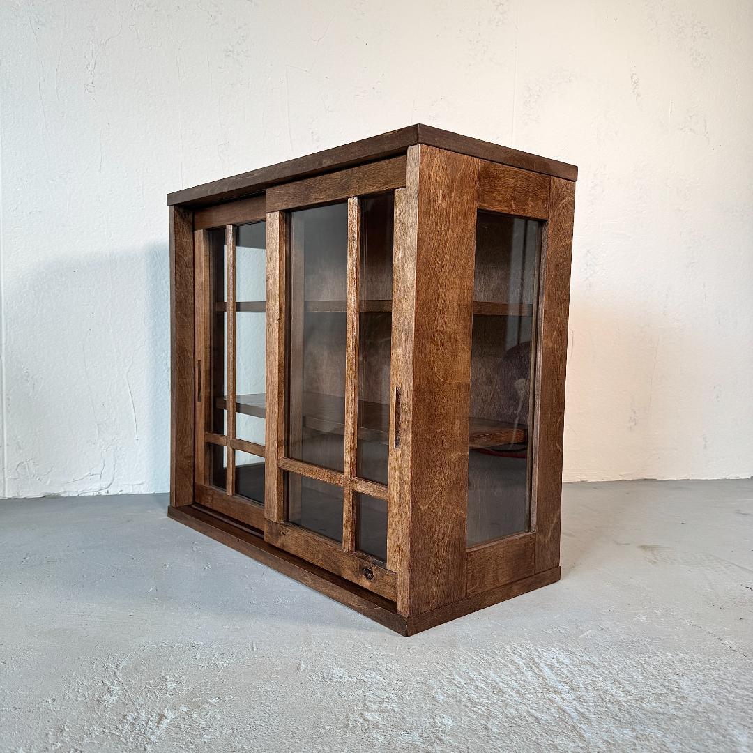 キャビネット　天然木　樺材　オイル仕上げ　ガラス　レトロ　水屋箪笥