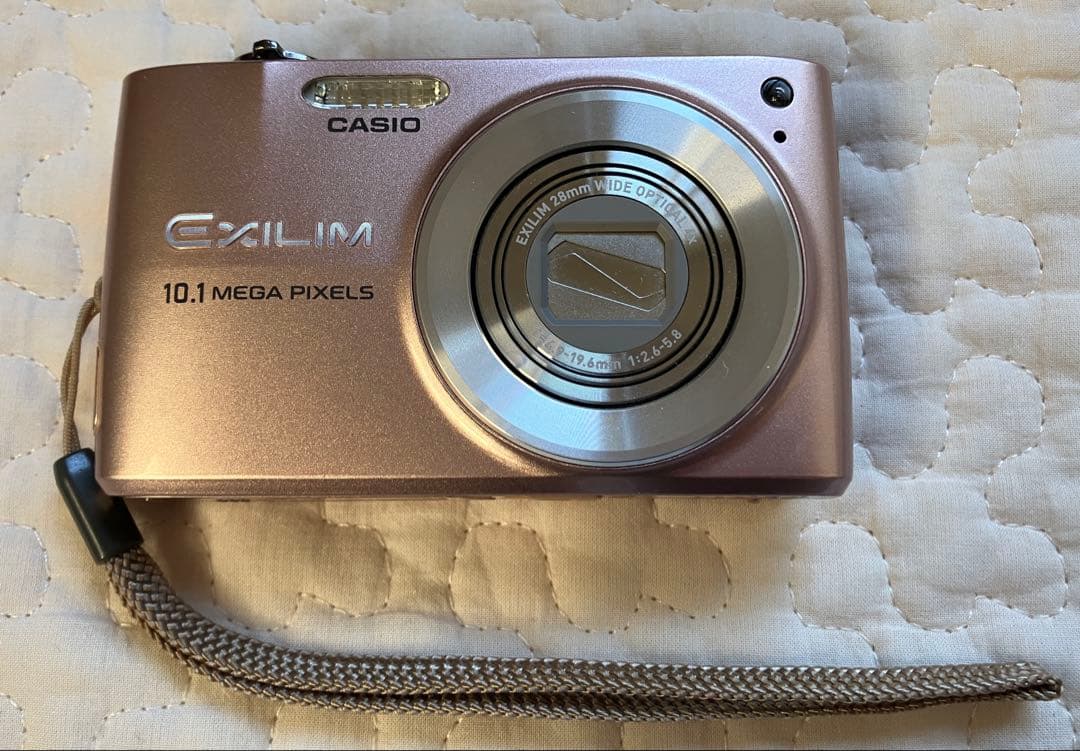 デジタルカメラ　CASIO EXILIM EX-Z300 ジャンク品