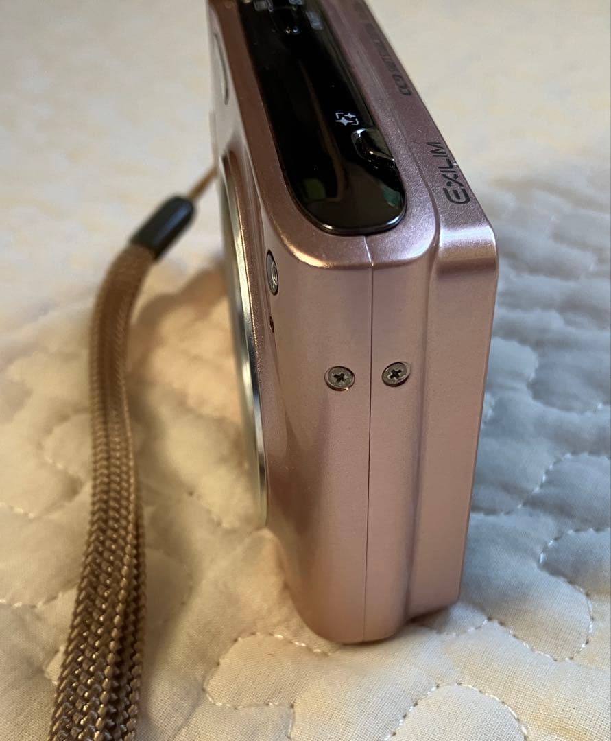 デジタルカメラ　CASIO EXILIM EX-Z300 ジャンク品