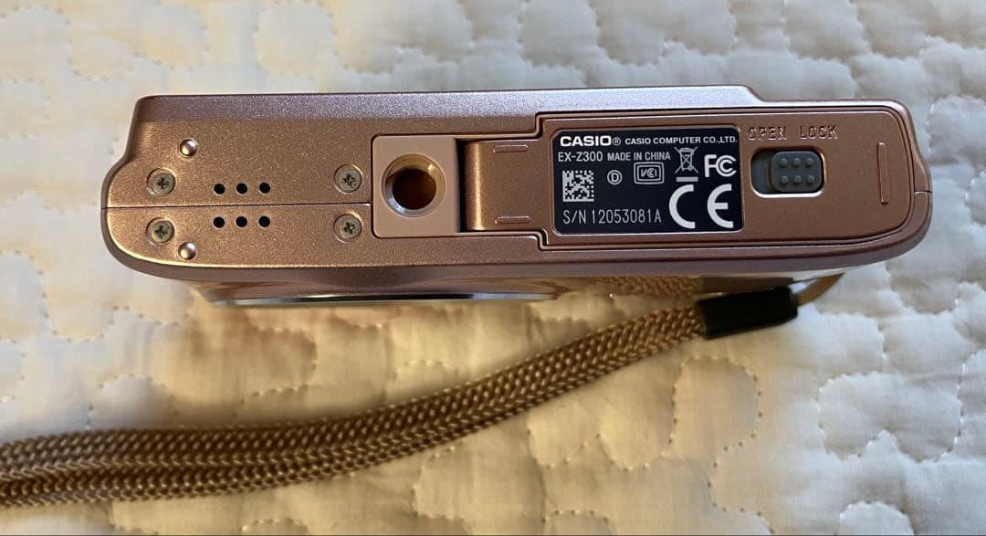 デジタルカメラ　CASIO EXILIM EX-Z300 ジャンク品