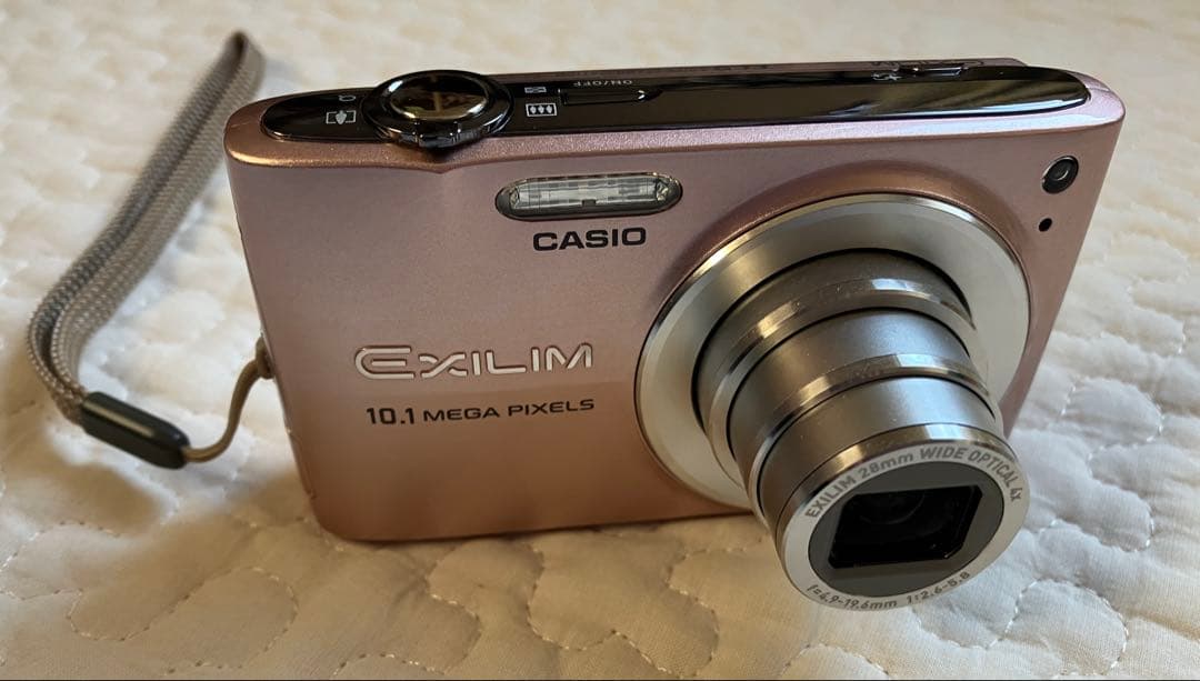 デジタルカメラ　CASIO EXILIM EX-Z300 ジャンク品