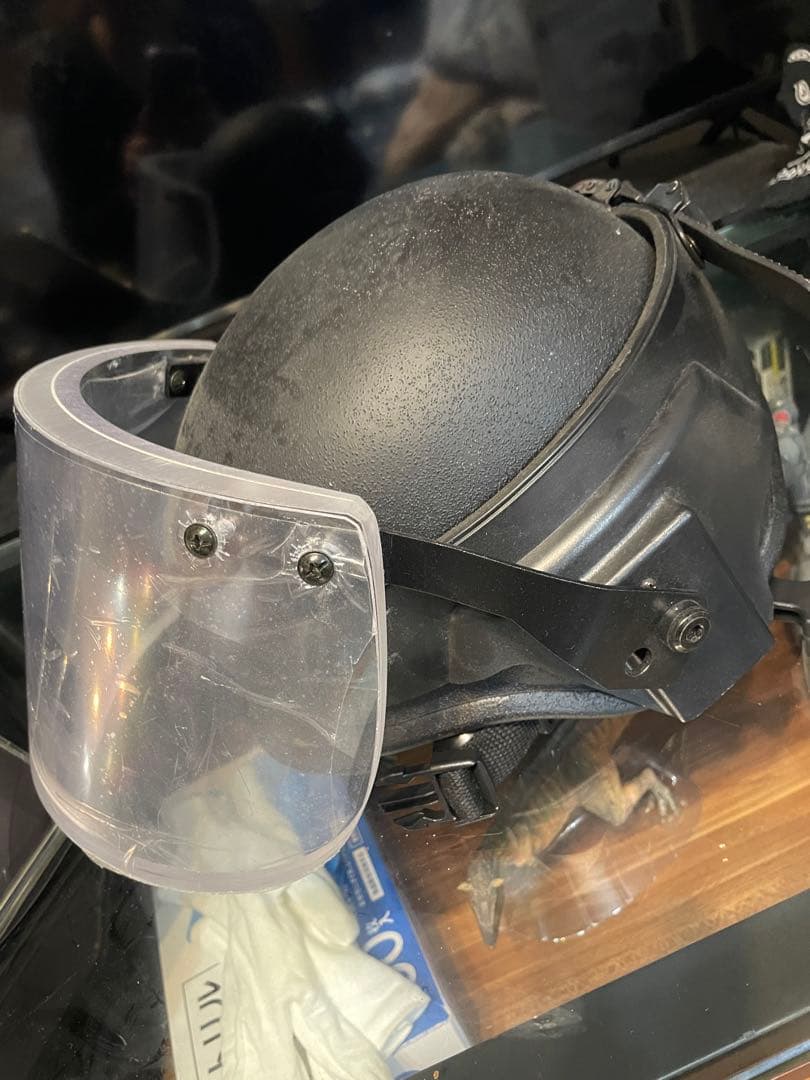 防弾ヘルメット　本物