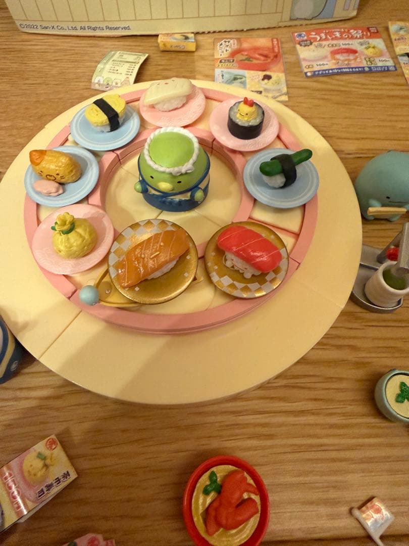 すみっコぐらし　リーメント　回転寿司　フィギュア