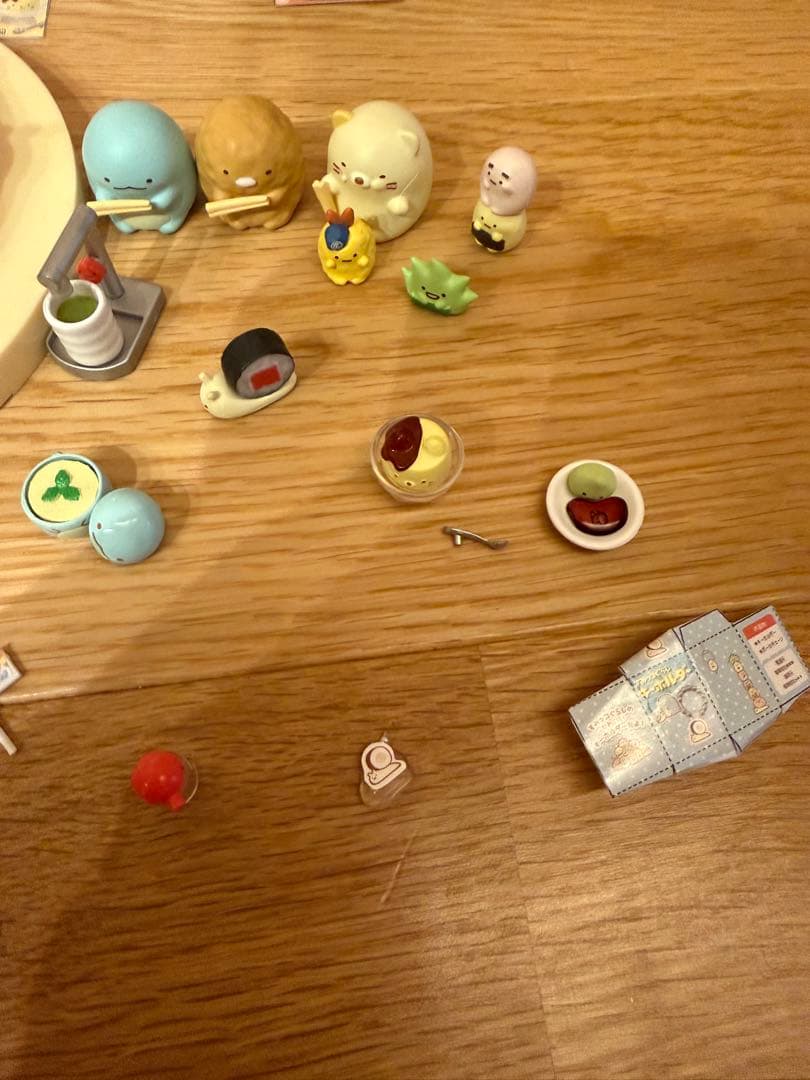 すみっコぐらし　リーメント　回転寿司　フィギュア