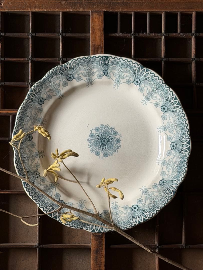 ⚫︎フランスアンティーク⚫︎ショワジールロワ 小花フリル花びら深青プレート 皿