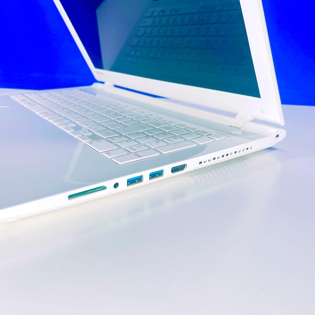美品✨Corei5✨Windows11✨快速SSD✨東芝白ノートパソコン 薄型