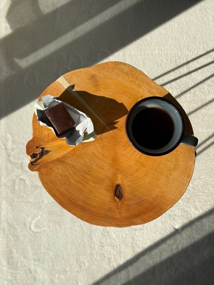 ミニ　コーヒーテーブル　サイドテーブル　天然木　一枚板(k015)一点もの