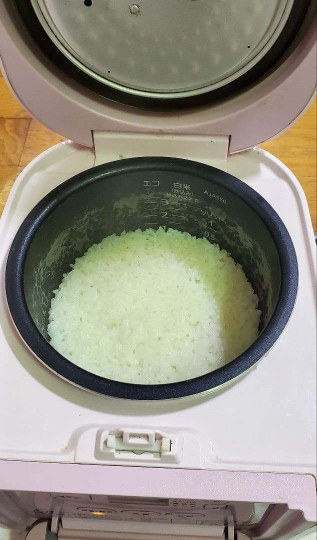 タイガー　 炊飯器　 3合炊き 　&　Panasonic　 Wヘッド　アイロン