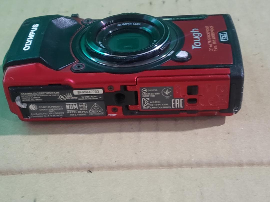 d*7様 OLYMPUS TOUGH TG-5 4K レッド