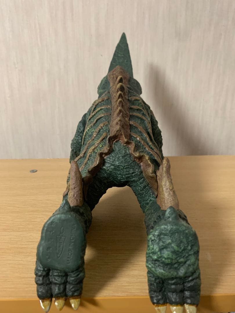 h*3様 ロケットプロ　大悪獣ギロン　メガフィギュアシリーズ ガメラ