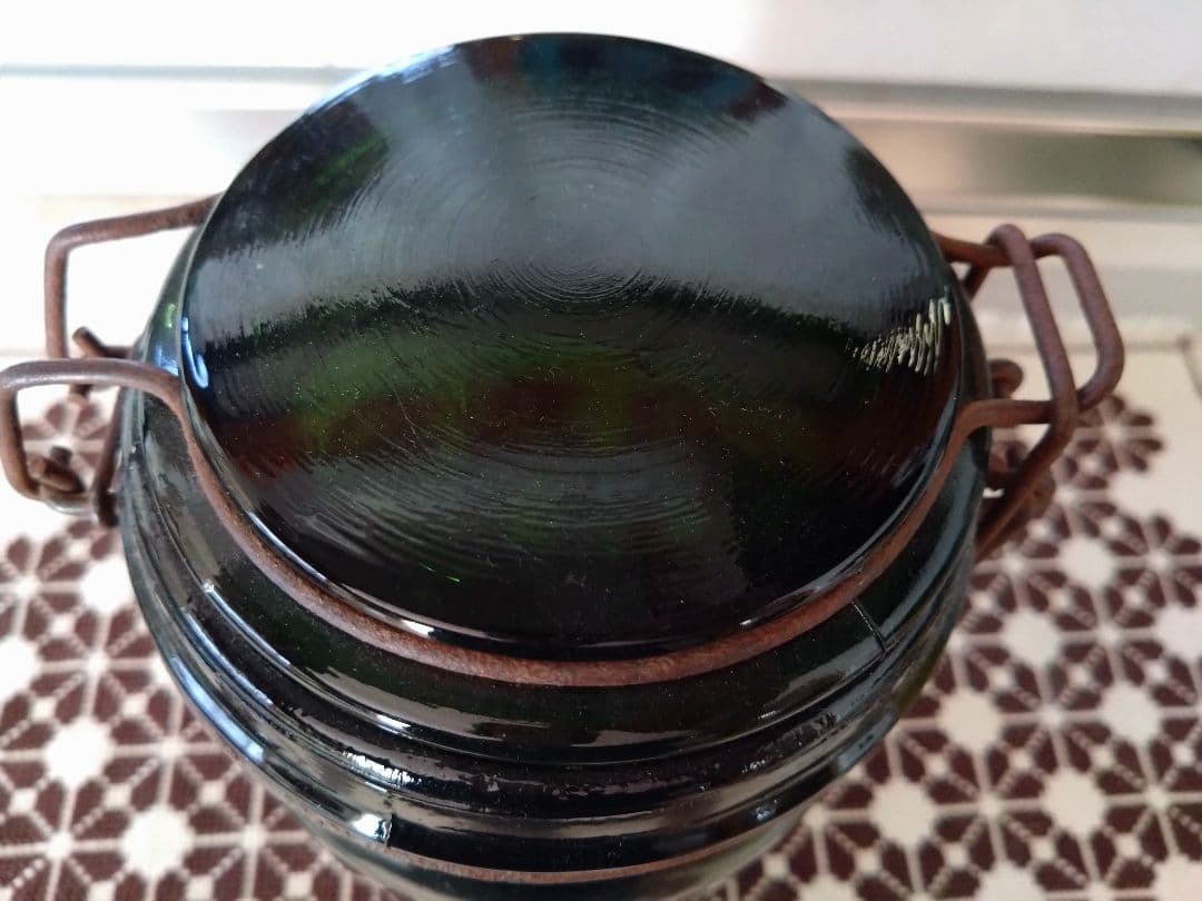 深緑の大きなヴィンテージキャニスター