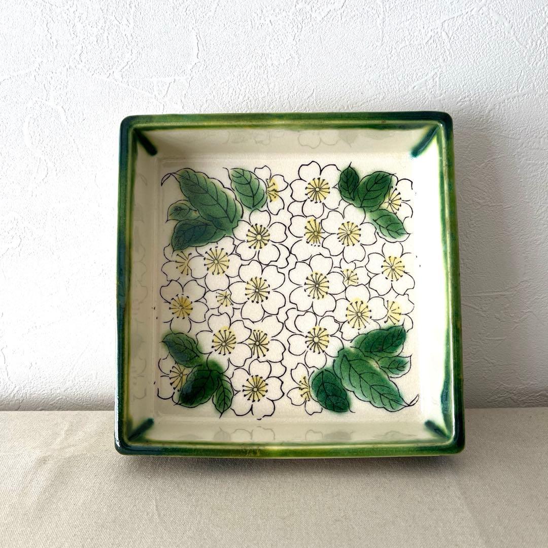 ☆H713○ 赤膚焼　サクラ柄　スクエア浅鉢【未使用】