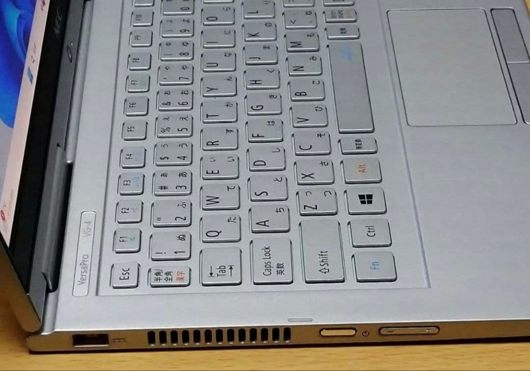 中古NEC Versa Pro PC-VKT16GVG4 2in1 i5 8th