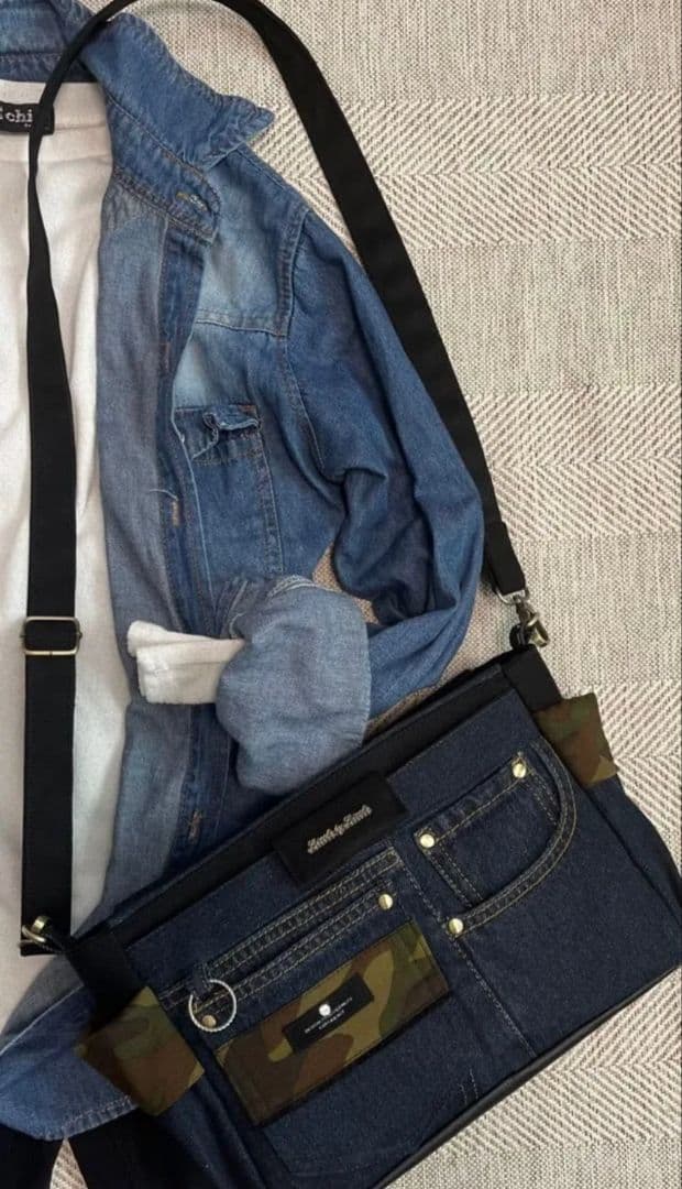 デニムリメイクバッグ（M）No.849☆ショルダーバッグ　斜めがけバッグ