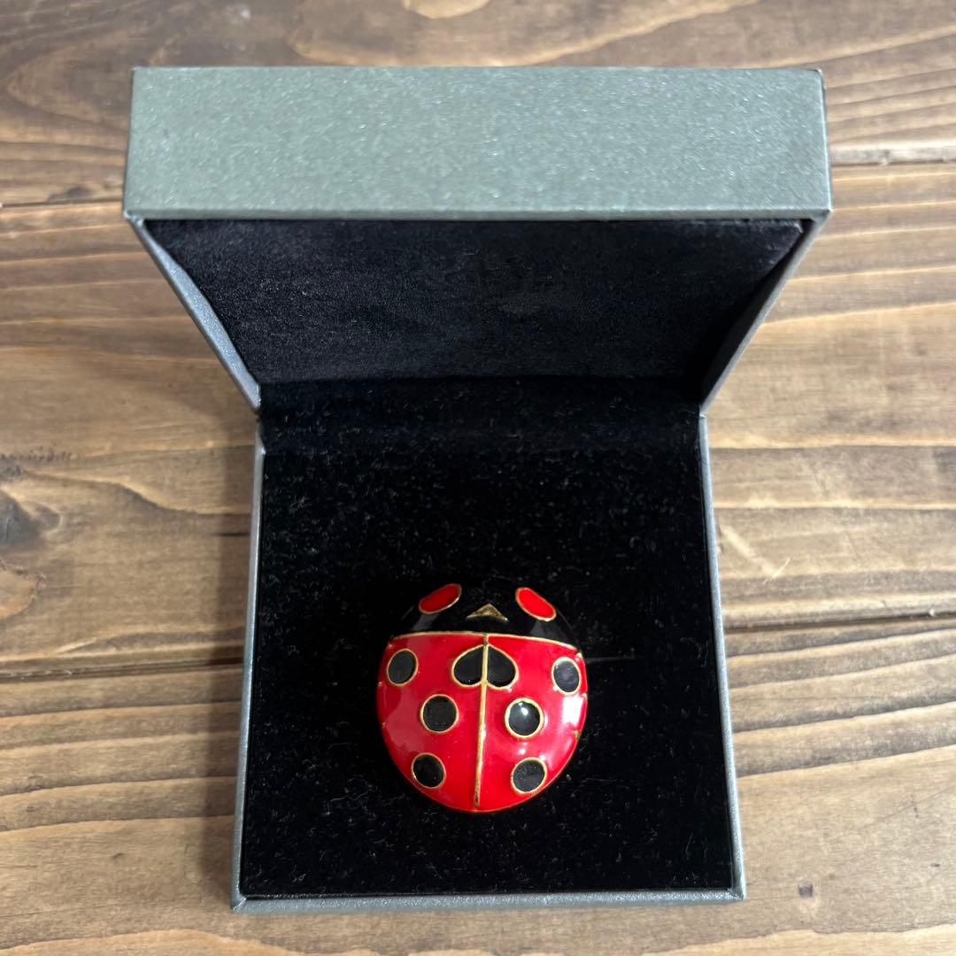 ジョルノ てんとう虫 ブローチ 美品 ジョジョ展　ジョジョ 原画展 限定品