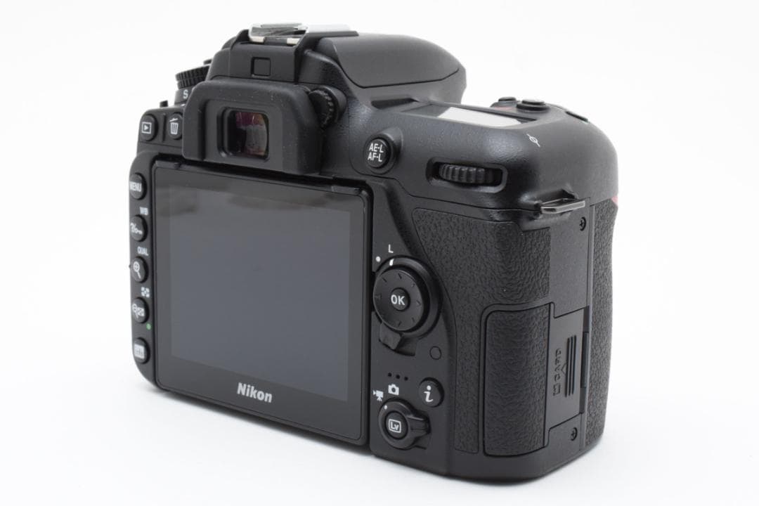 ニコン Nikon D7500 ボディ 《ショット数6112回》878