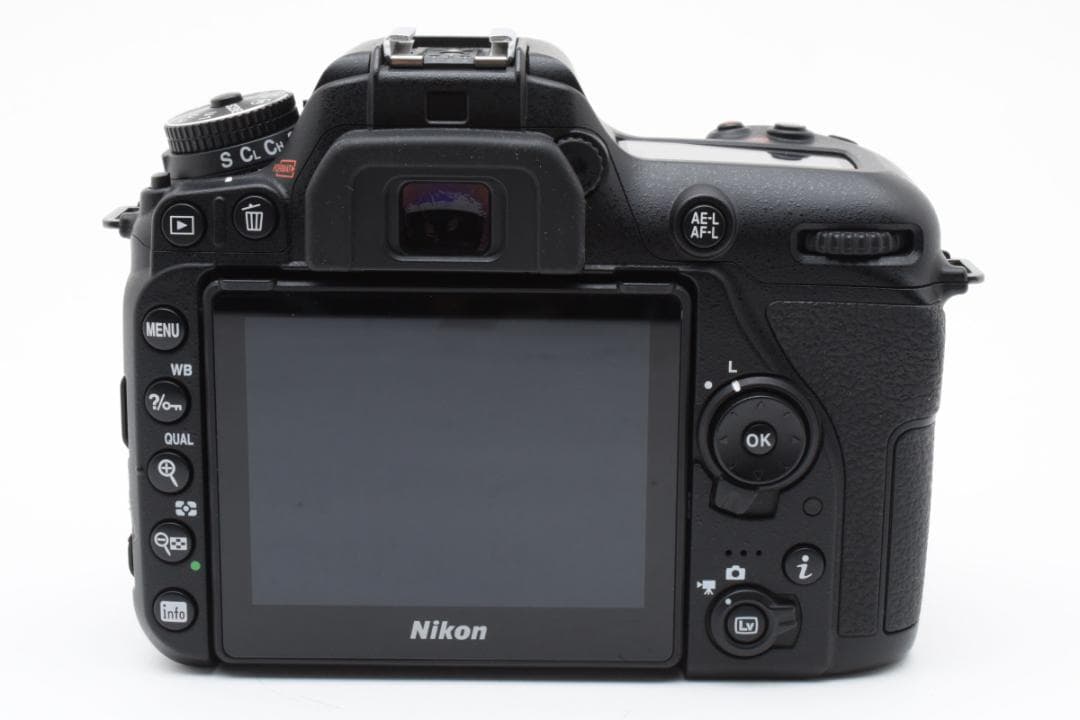 ニコン Nikon D7500 ボディ 《ショット数6112回》878