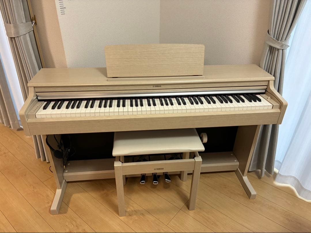 と*ね様 【現地引取のみ】2022年製　YAMAHA電子ピアノ　YDP-165
