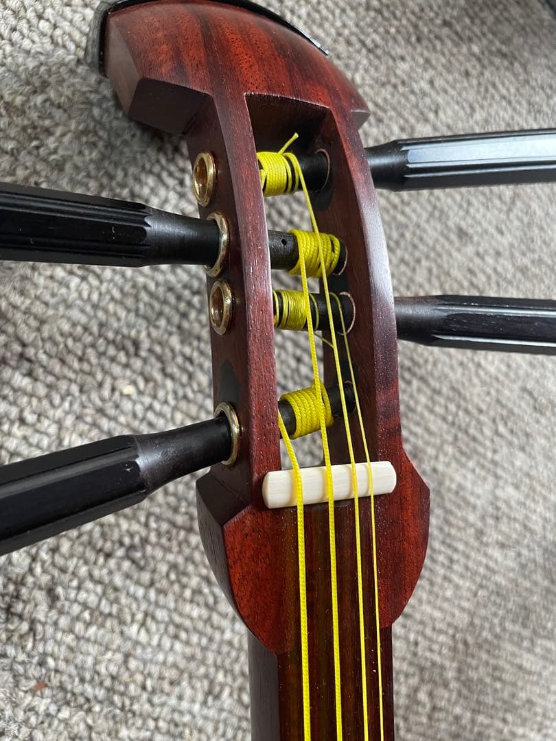 四弦和胡弓，紅木材料（二つ折れ）竹弓（レワ弓），付属品