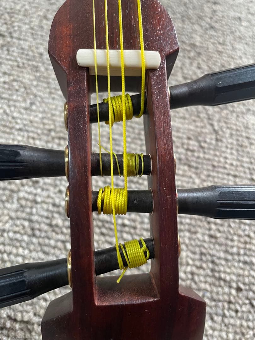 四弦和胡弓，紅木材料（二つ折れ）竹弓（レワ弓），付属品