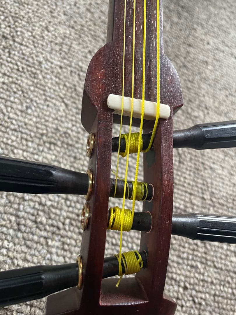 四弦和胡弓，紅木材料（二つ折れ）竹弓（レワ弓），付属品