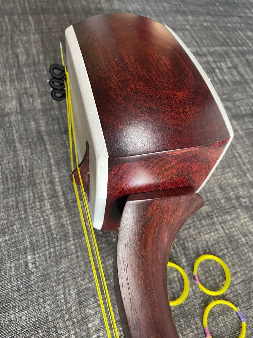 四弦和胡弓，紅木材料（二つ折れ）竹弓（レワ弓），付属品