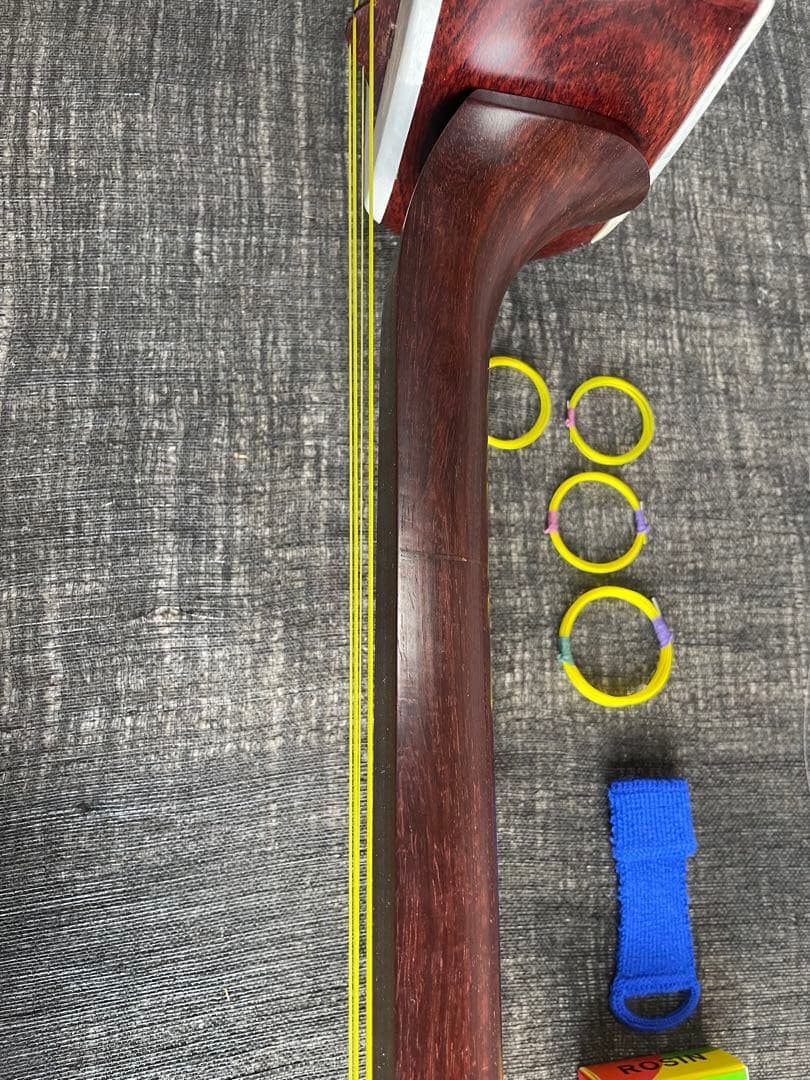 四弦和胡弓，紅木材料（二つ折れ）竹弓（レワ弓），付属品