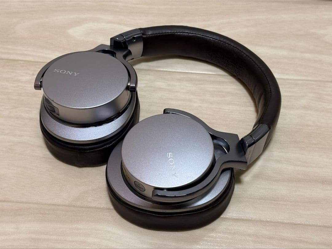 SONY ワイヤレスヘッドホン シルバ MDR-1ADAC