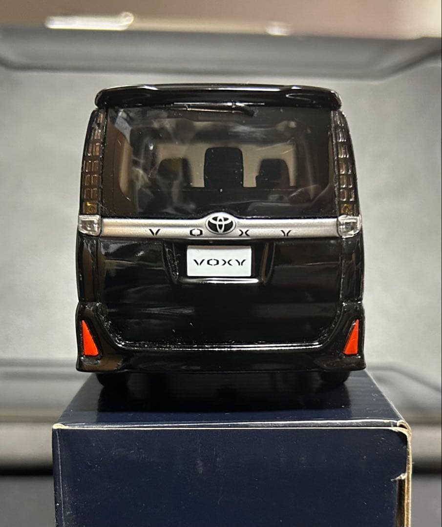 ヴォクシー voxy 80系 zs カラーサンプル ミニカー　非売品　ブラック