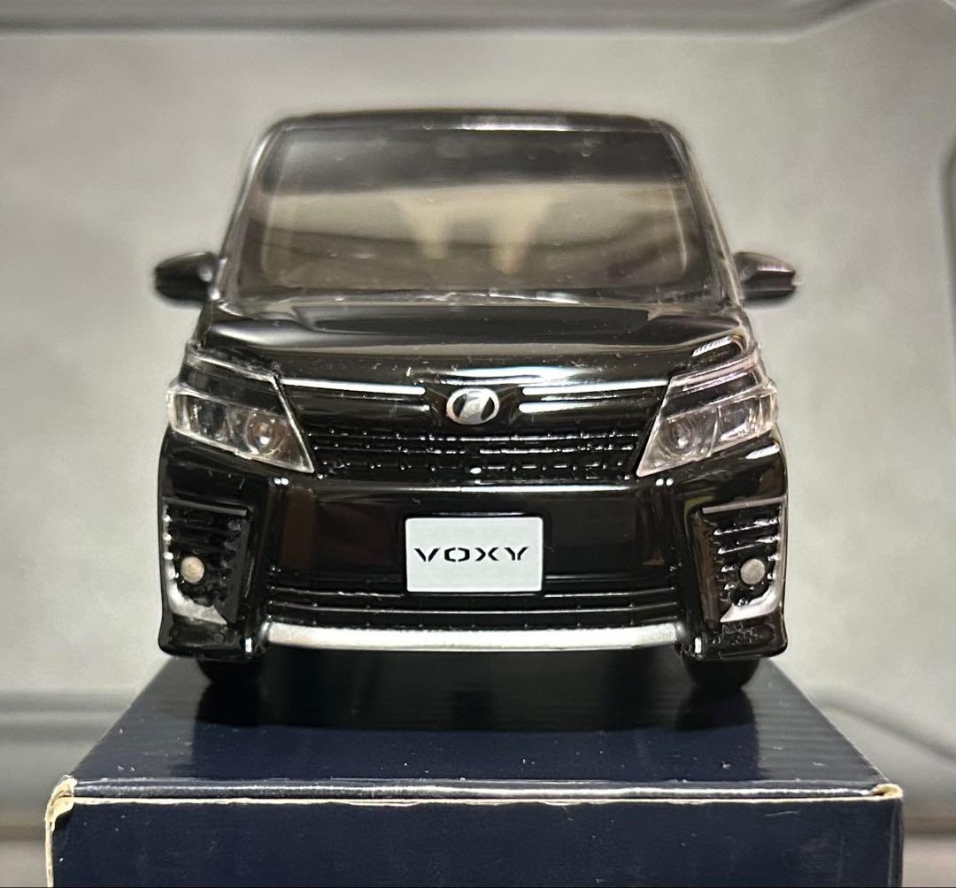 ヴォクシー voxy 80系 zs カラーサンプル ミニカー　非売品　ブラック