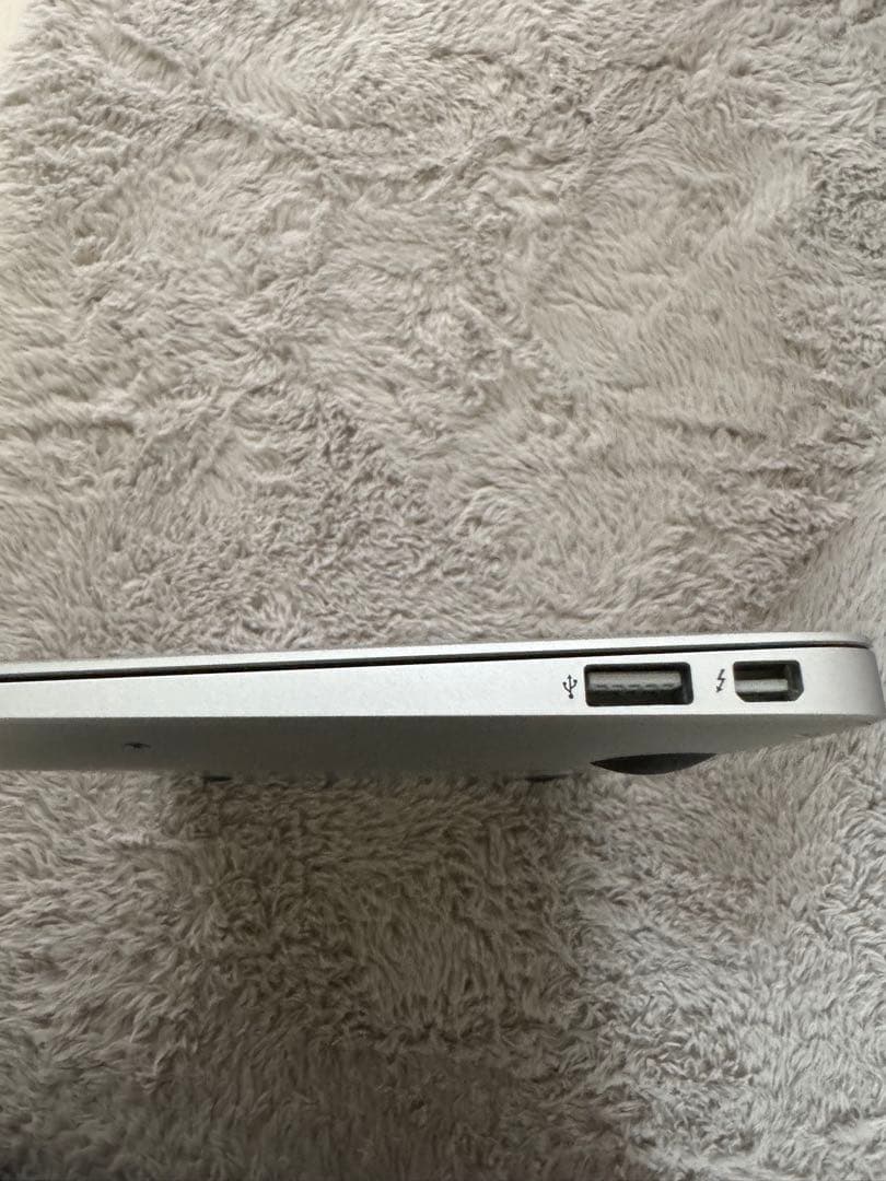 【7/16本日限り値下げ！】MacBook Air 11インチ Mid 2012