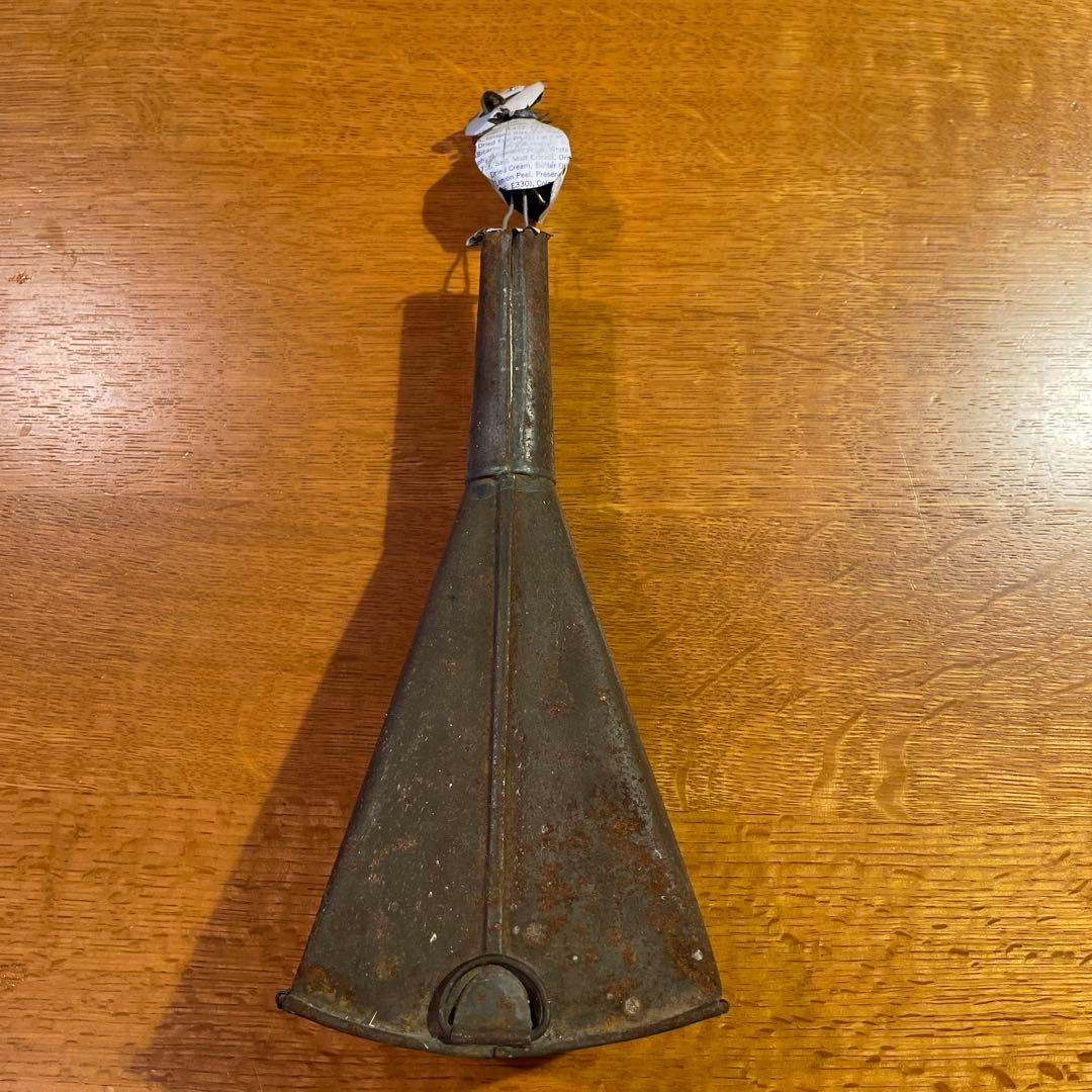 不思議な小動物のオブジェ