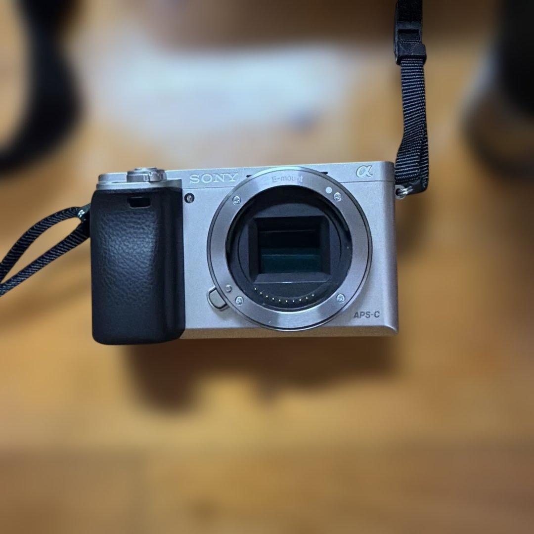 ソニー　a6000 ミラーレス一眼カメラ　ジャンク