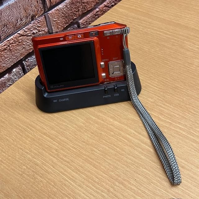 ●カシオ　デジタルカメラ　EX-S600　ケース付き【動作確認済み】