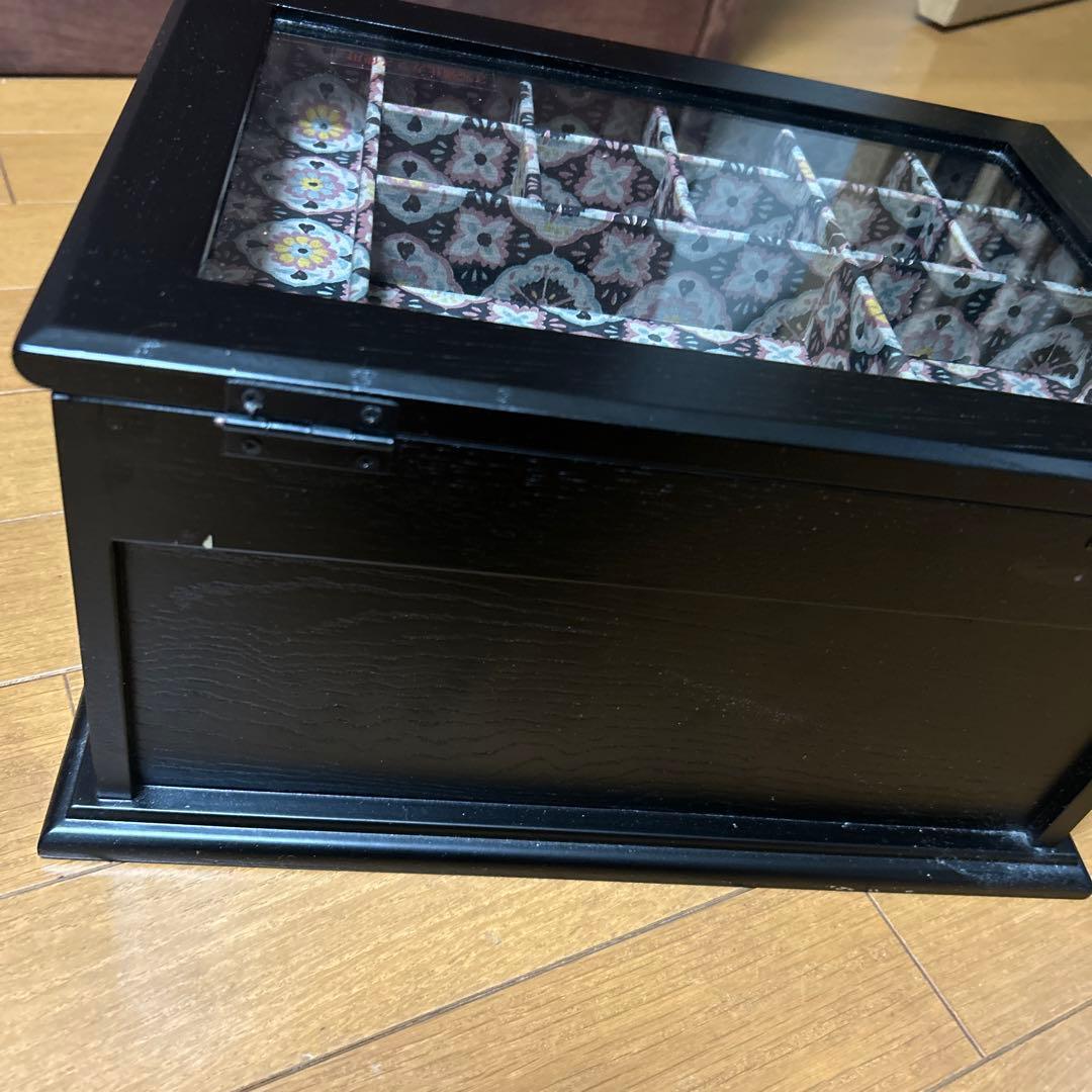 和柄 モダン 小物入れ 引き出し収納 2段 木製 布張り 強化ガラス 上開き