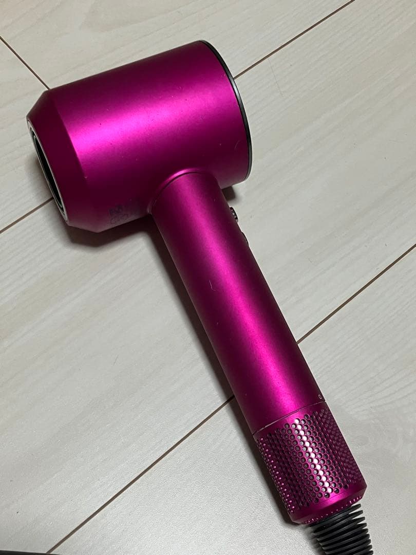 【dyson】 ダイソンヘアドライヤーHD03 説明書 くし付き　難あり