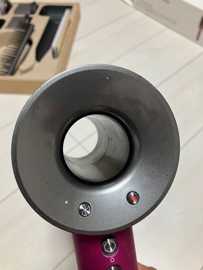 【dyson】 ダイソンヘアドライヤーHD03 説明書 くし付き　難あり