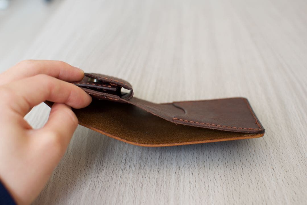 イタリアンレザー二つ折り財布　コンパクトウォレット