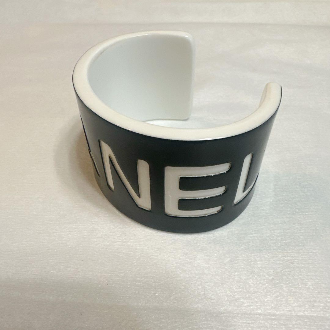 新品　CHANEL ノベルティ　ロゴバングル　ブレスレット