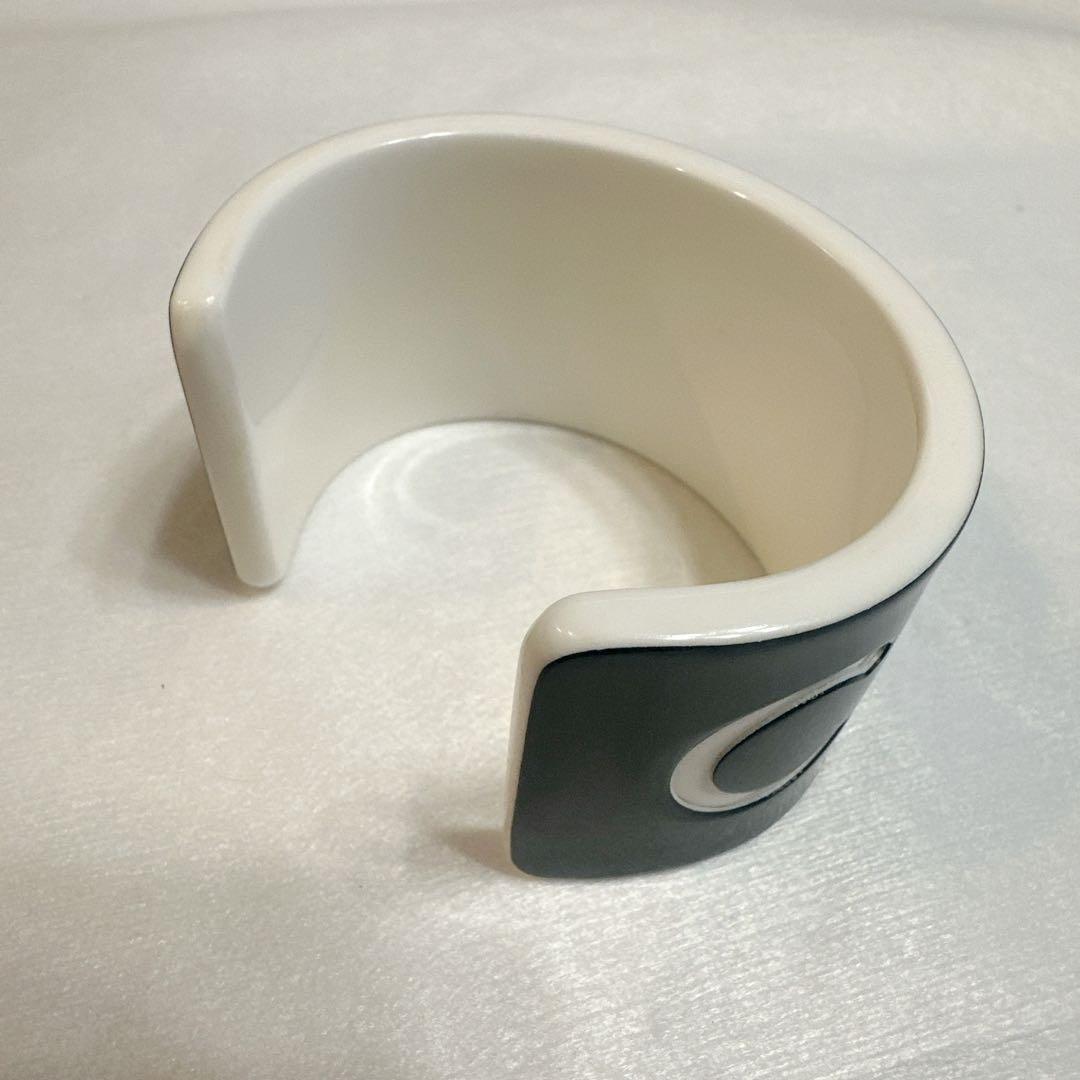 新品　CHANEL ノベルティ　ロゴバングル　ブレスレット